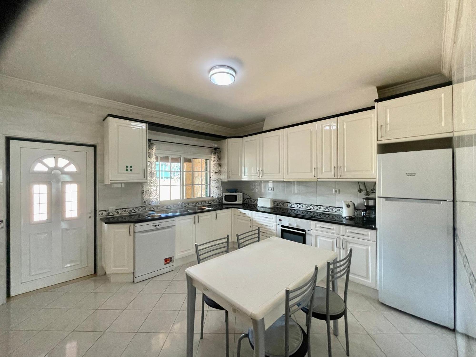 Maison Familiale Avec Terrasse, Bbq אלבופיירה מראה חיצוני תמונה